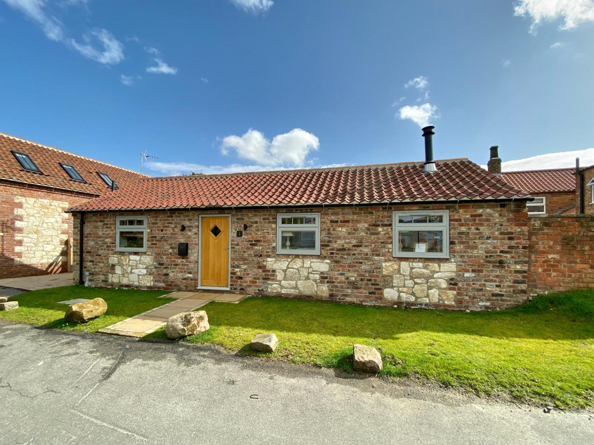 Village Barn Conversion Near York Exterior photo